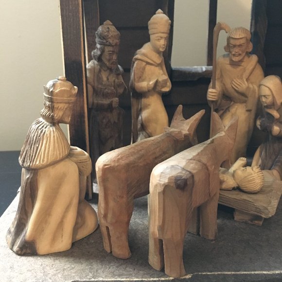 Vintage OAK Mid Century Large Olive Wood Creche Set - Picture 2 of 15